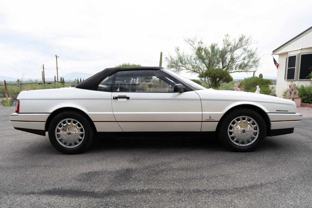 1993 Cadillac Allante - Image 13 of 31