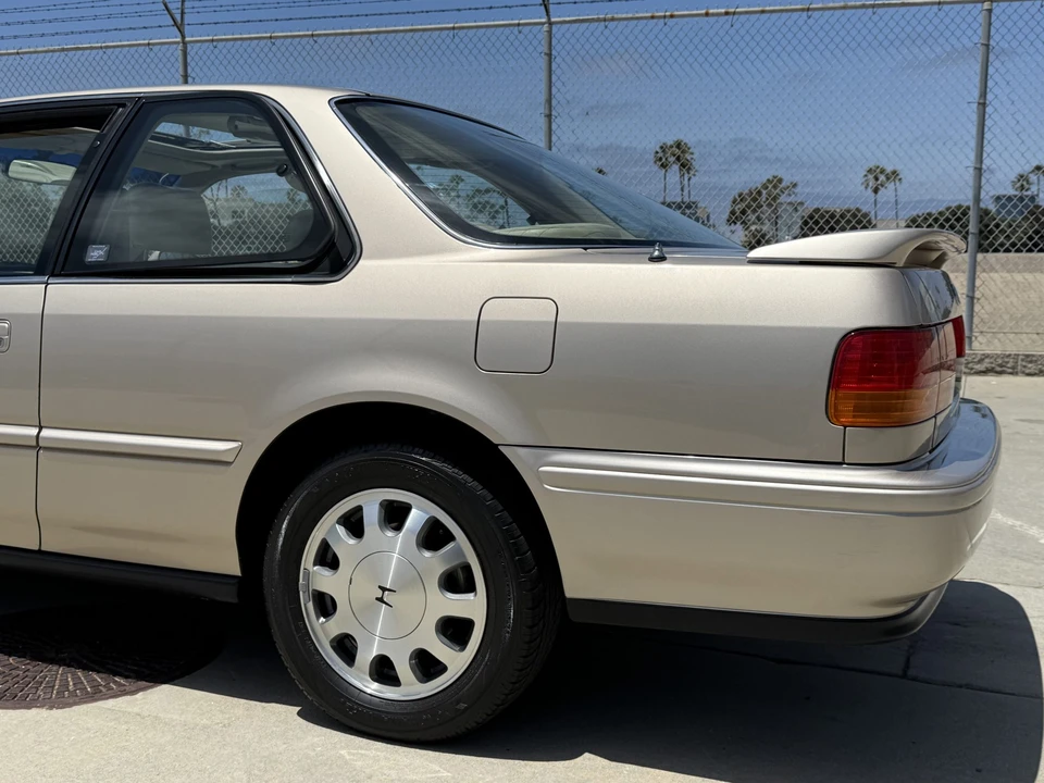1993 Honda Accord 4th Gen - Image 21 of 31