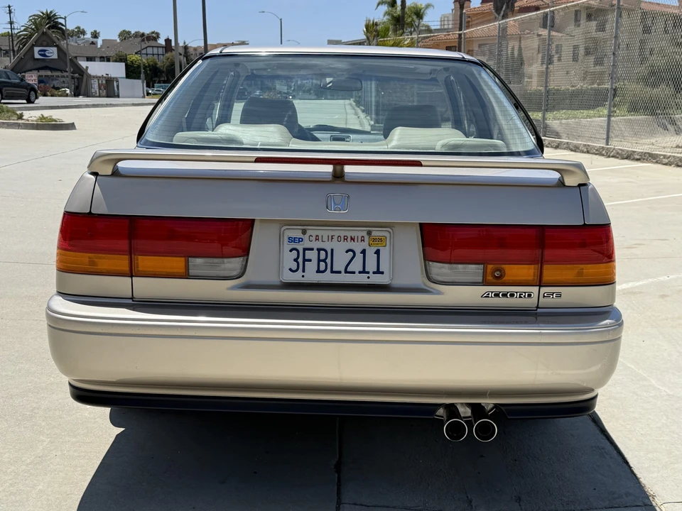 1993 Honda Accord 4th Gen - Image 11 of 31