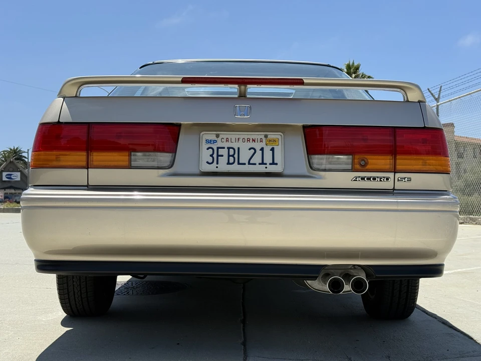 1993 Honda Accord 4th Gen - Image 13 of 31
