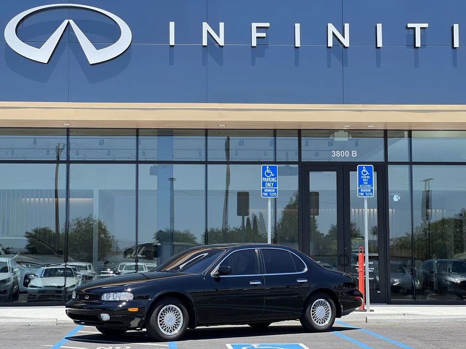 1993 Infiniti J30 - Image 5 of 31