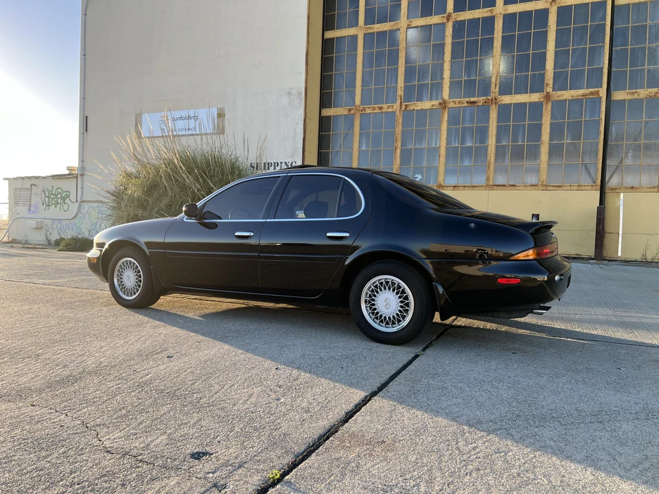 1993 Infiniti J30 - Image 12 of 31