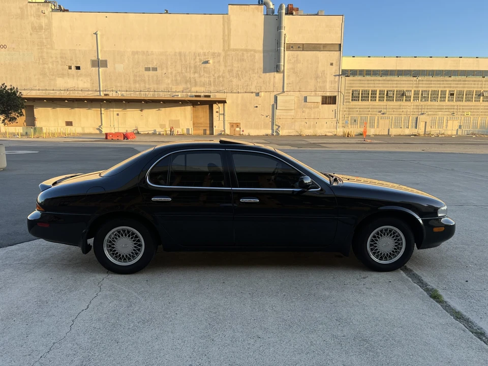 1993 Infiniti J30 - Image 19 of 31