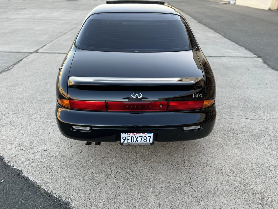 1993 Infiniti J30 - Image 14 of 31