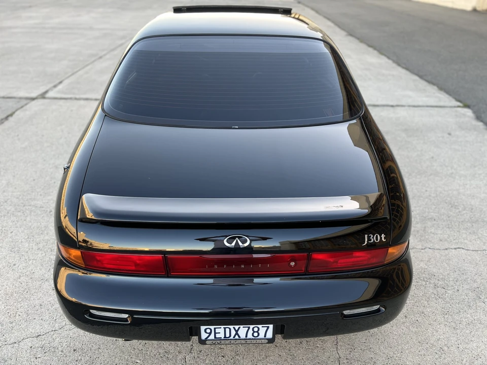 1993 Infiniti J30 - Image 18 of 31