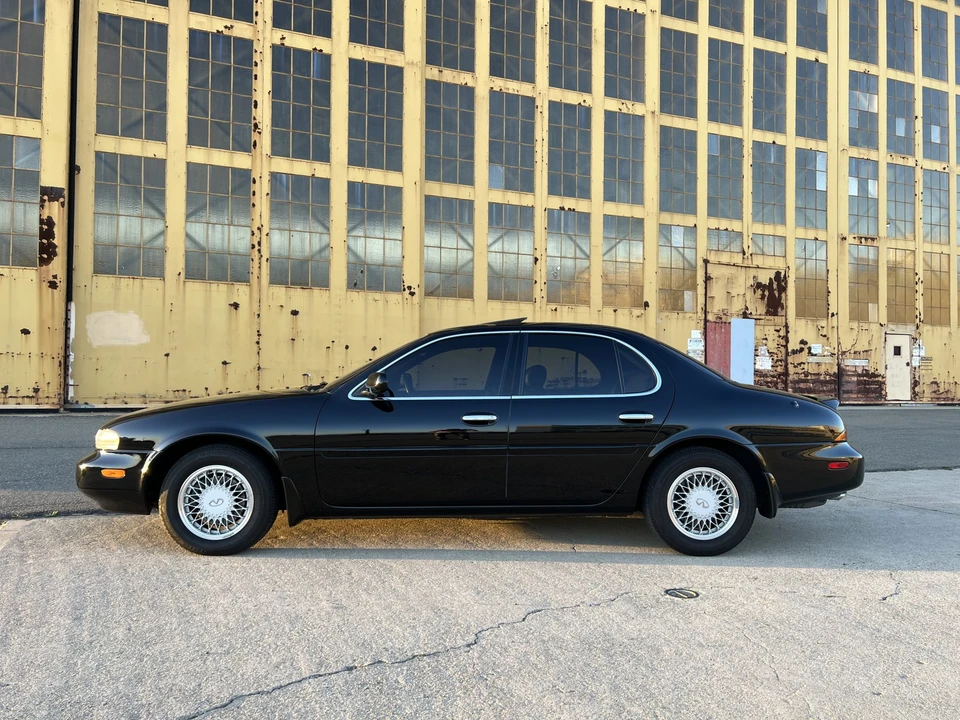 1993 Infiniti J30 - Image 6 of 31