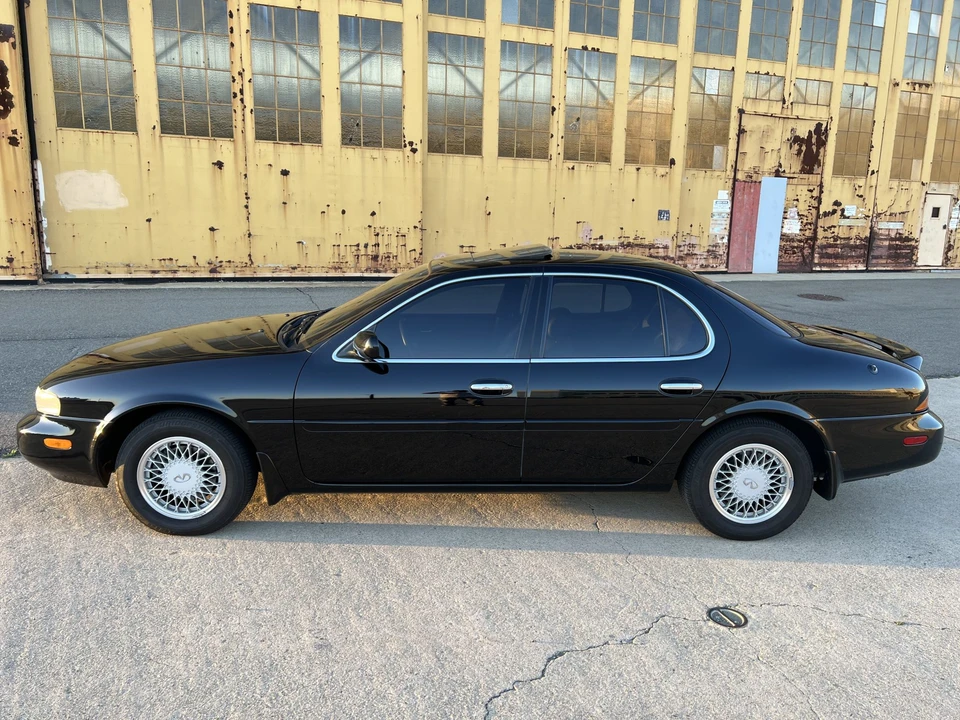 1993 Infiniti J30 - Image 9 of 31
