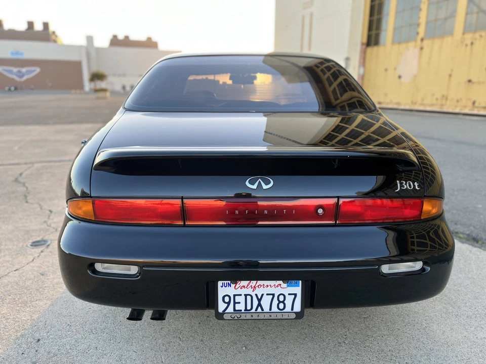 1993 Infiniti J30 - Image 15 of 31