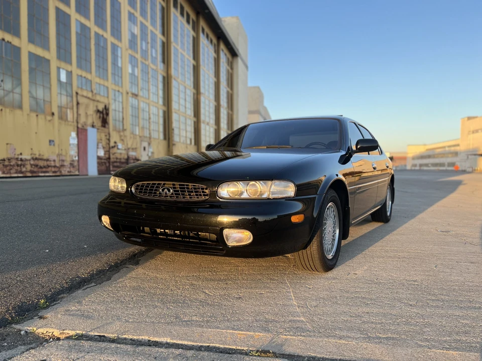 1993 Infiniti J30 - Image 2 of 31