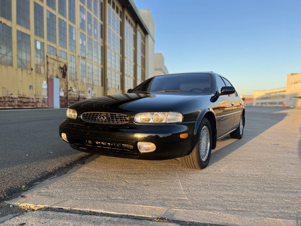 1993 Infiniti J30 - Image 3 of 31