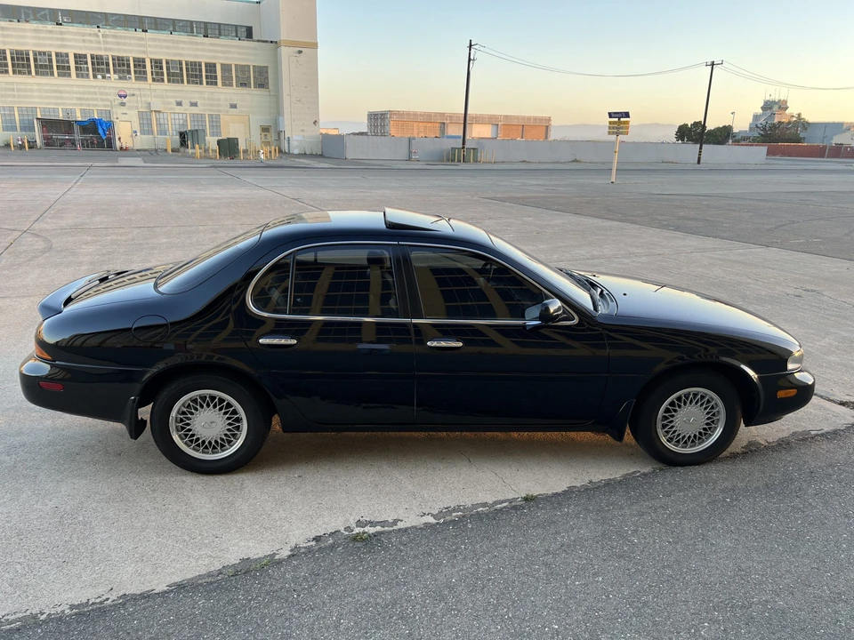 1993 Infiniti J30 - Image 22 of 31