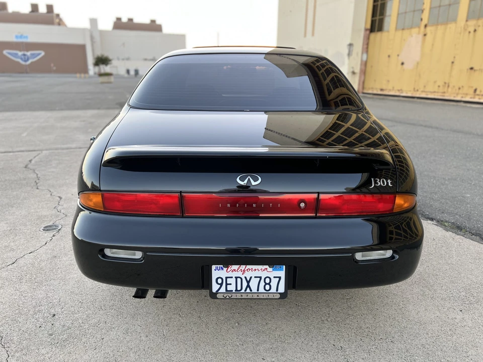1993 Infiniti J30 - Image 17 of 31
