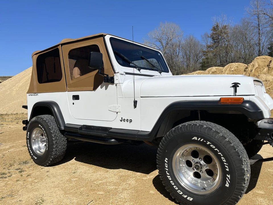 1993 Jeep YJ Wrangler - Image 19 of 31