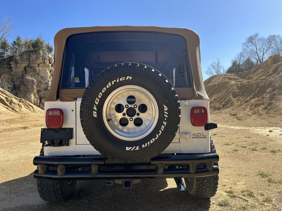 1993 Jeep YJ Wrangler - Image 10 of 31