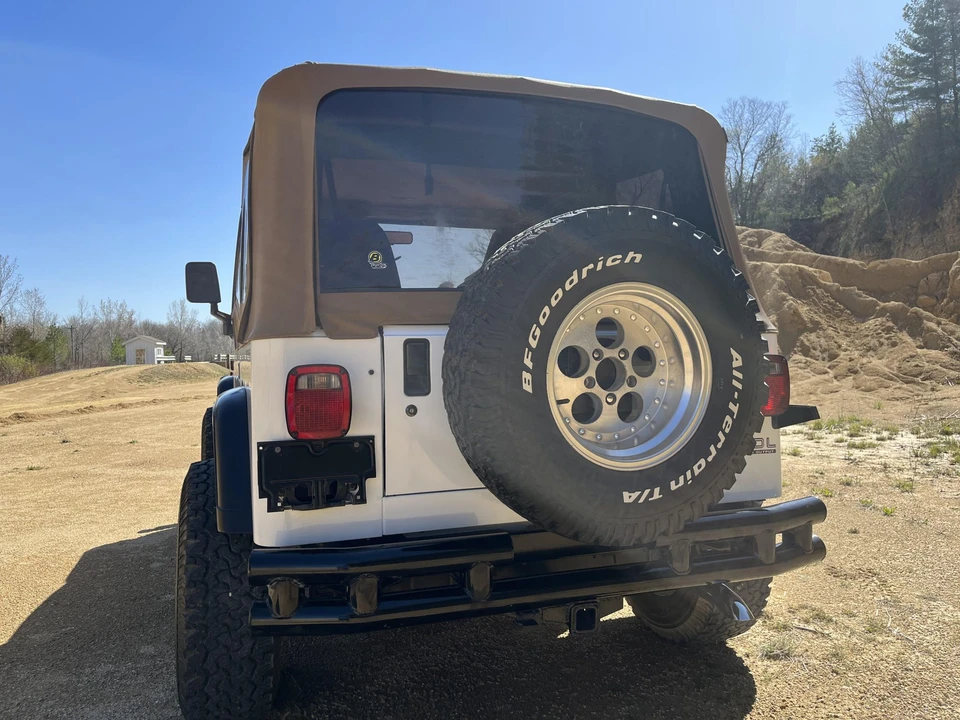 1993 Jeep YJ Wrangler - Image 12 of 31