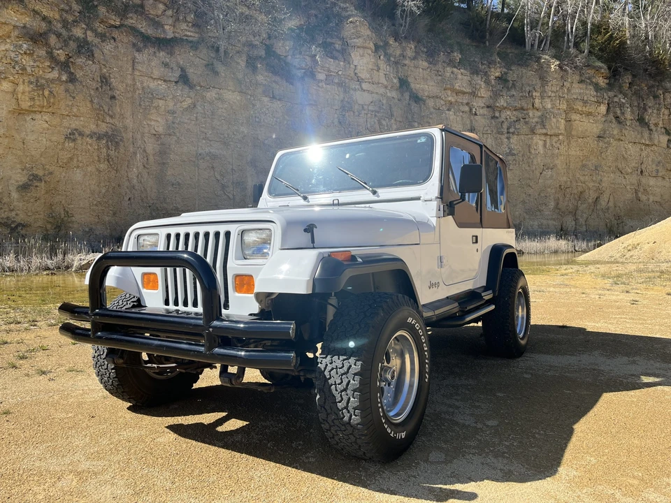 1993 Jeep YJ Wrangler - Image 2 of 31