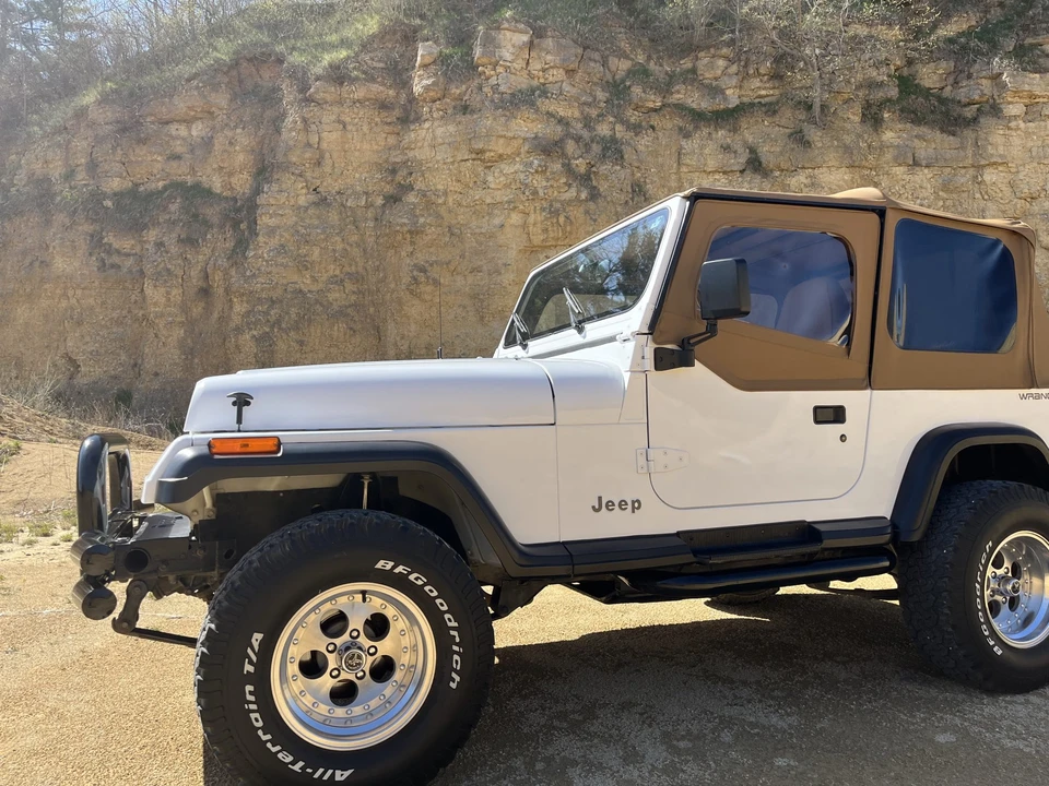 1993 Jeep YJ Wrangler - Image 16 of 31
