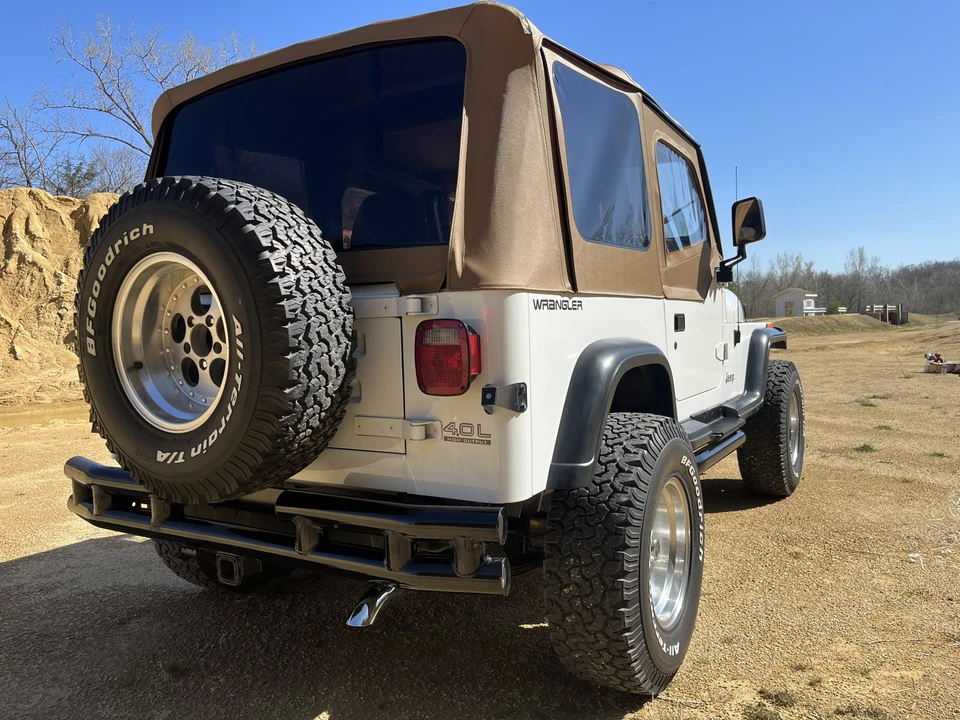 1993 Jeep YJ Wrangler - Image 7 of 31