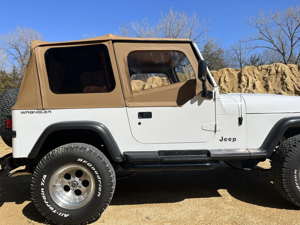 1993 Jeep YJ Wrangler - Image 20 of 31