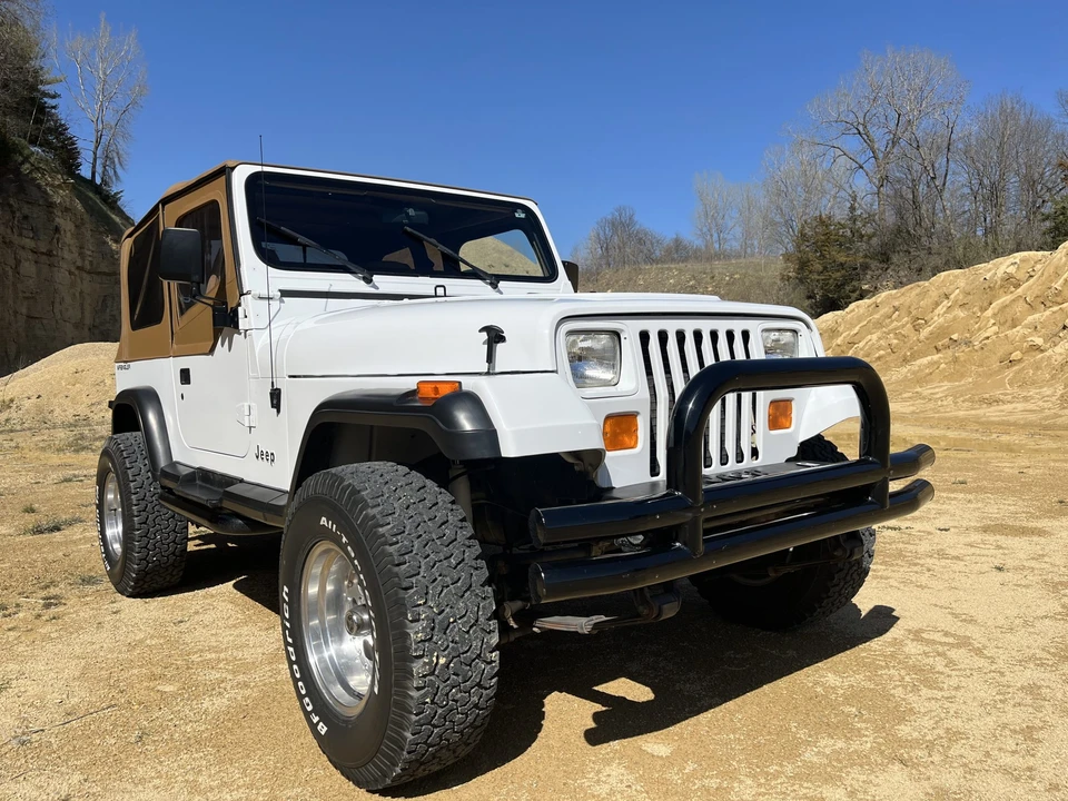 1993 Jeep YJ Wrangler - Image 5 of 31