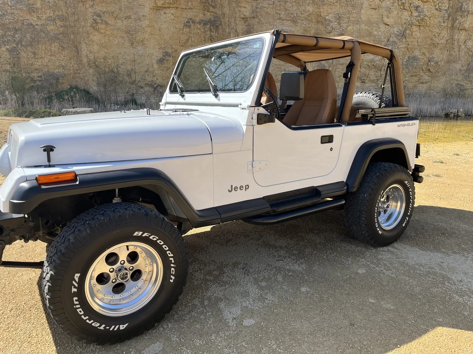 1993 Jeep YJ Wrangler - Image 17 of 31