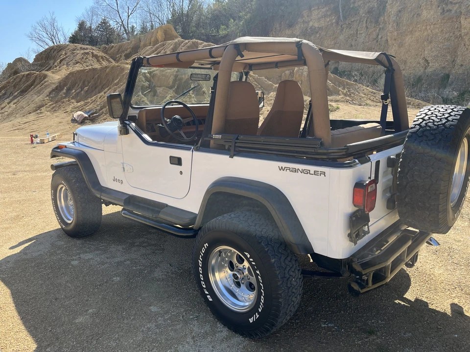 1993 Jeep YJ Wrangler - Image 15 of 31