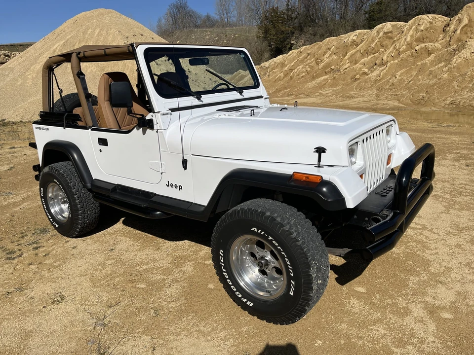 1993 Jeep YJ Wrangler - Image 6 of 31