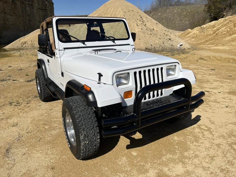 1993 Jeep YJ Wrangler - Image 4 of 31