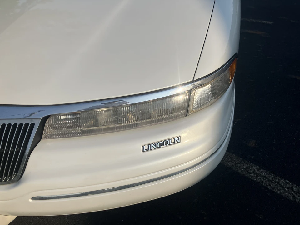 1994 Lincoln Continental 8th Gen - Image 17 of 31