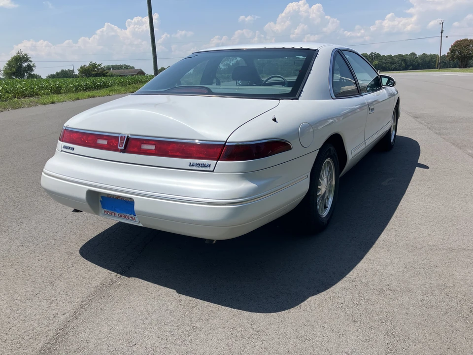 1994 Lincoln Continental 8th Gen - Image 7 of 31