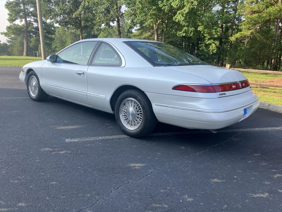 1994 Lincoln Continental 8th Gen - Image 4 of 31