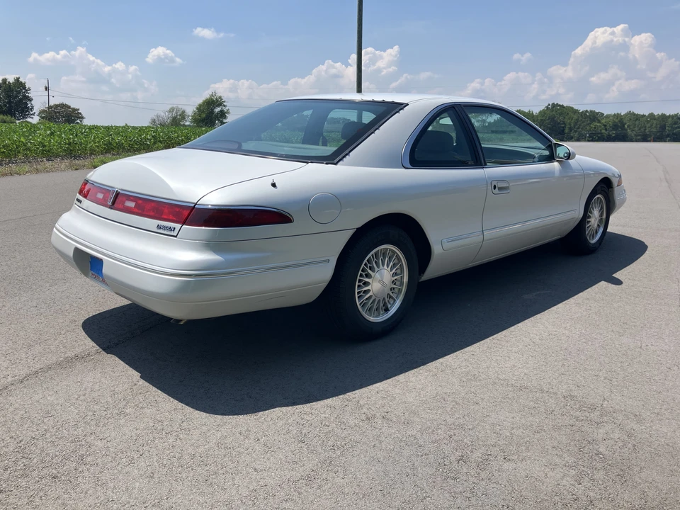 1994 Lincoln Continental 8th Gen - Image 8 of 31