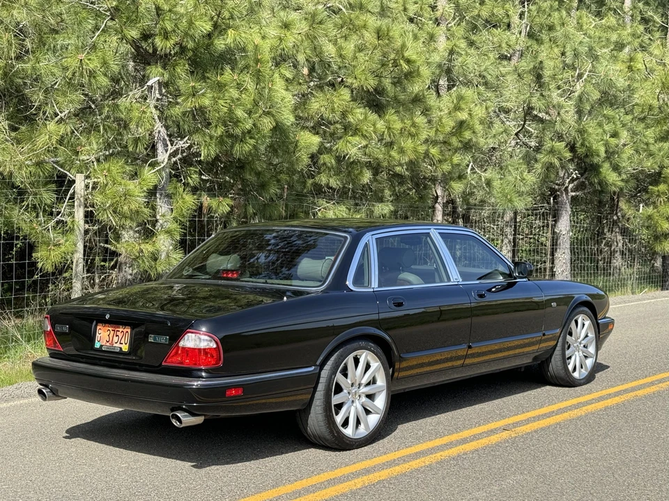 1995 Jaguar X300 XJ - Image 24 of 31