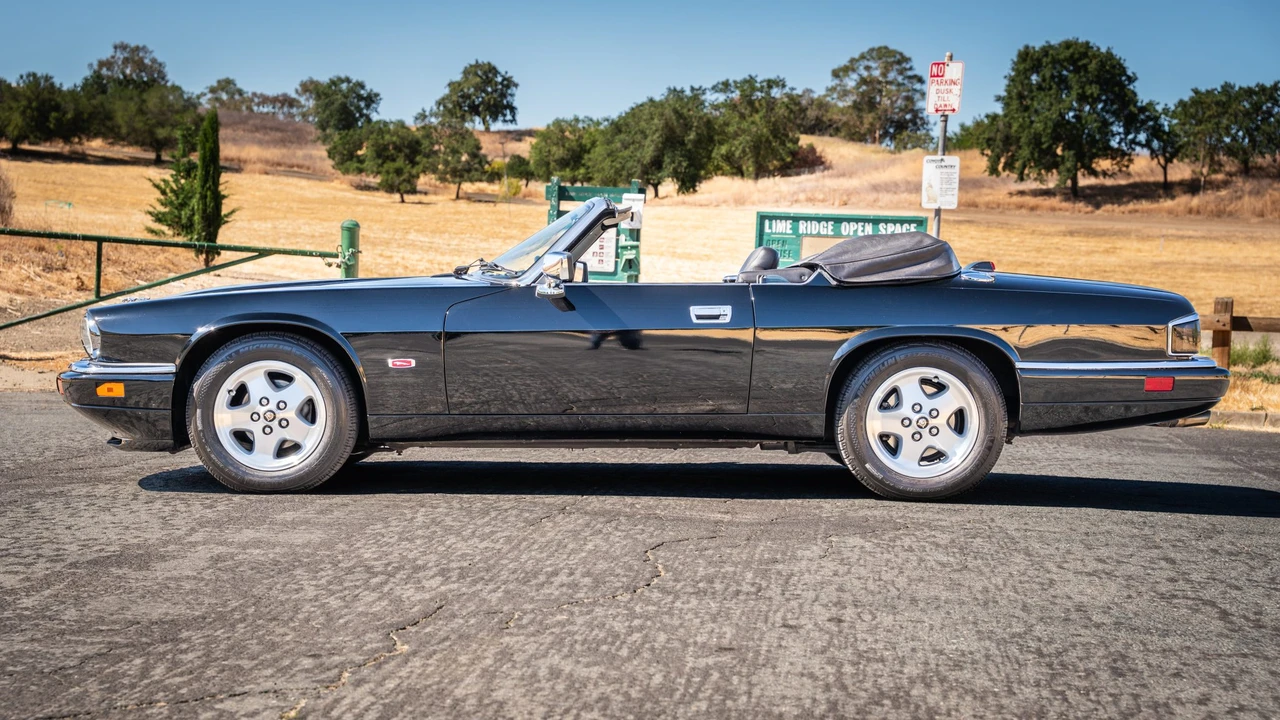 1995 Jaguar XJS Convertible - Image 8 of 31