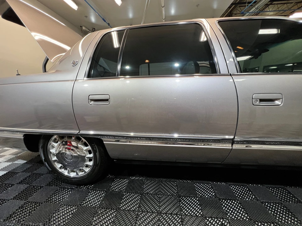 1996 Cadillac DeVille 7th Gen - Image 28 of 31