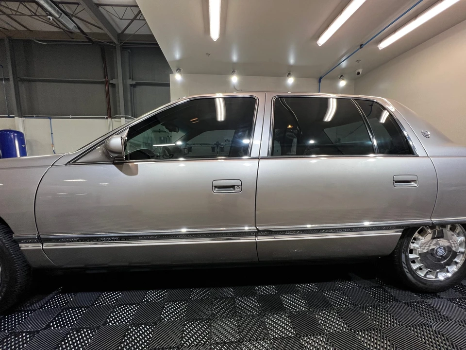 1996 Cadillac DeVille 7th Gen - Image 25 of 31