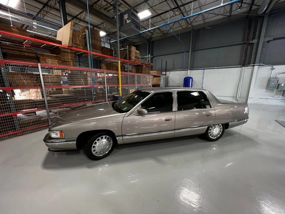 1996 Cadillac DeVille 7th Gen - Image 15 of 31