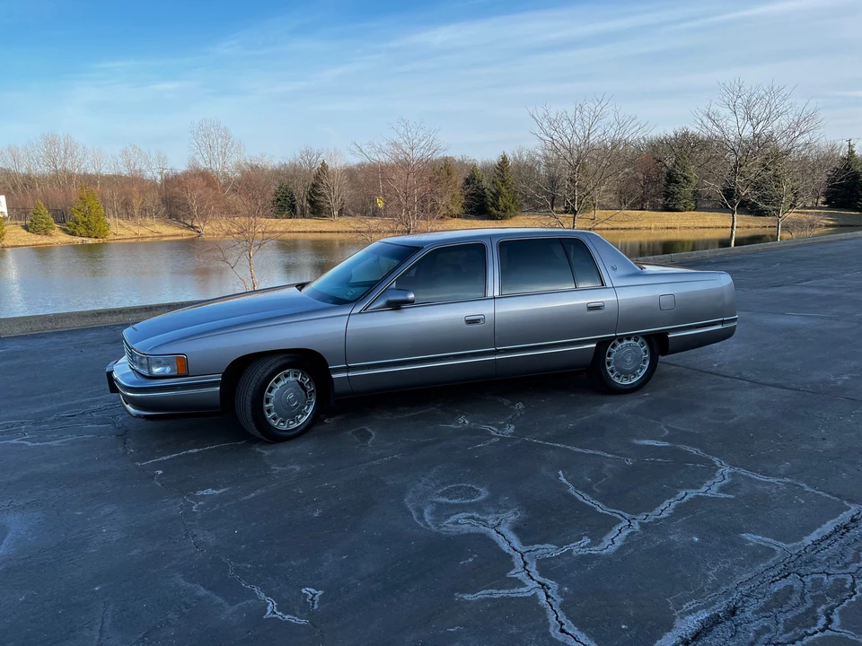 1996 Cadillac DeVille 7th Gen - Image 5 of 31