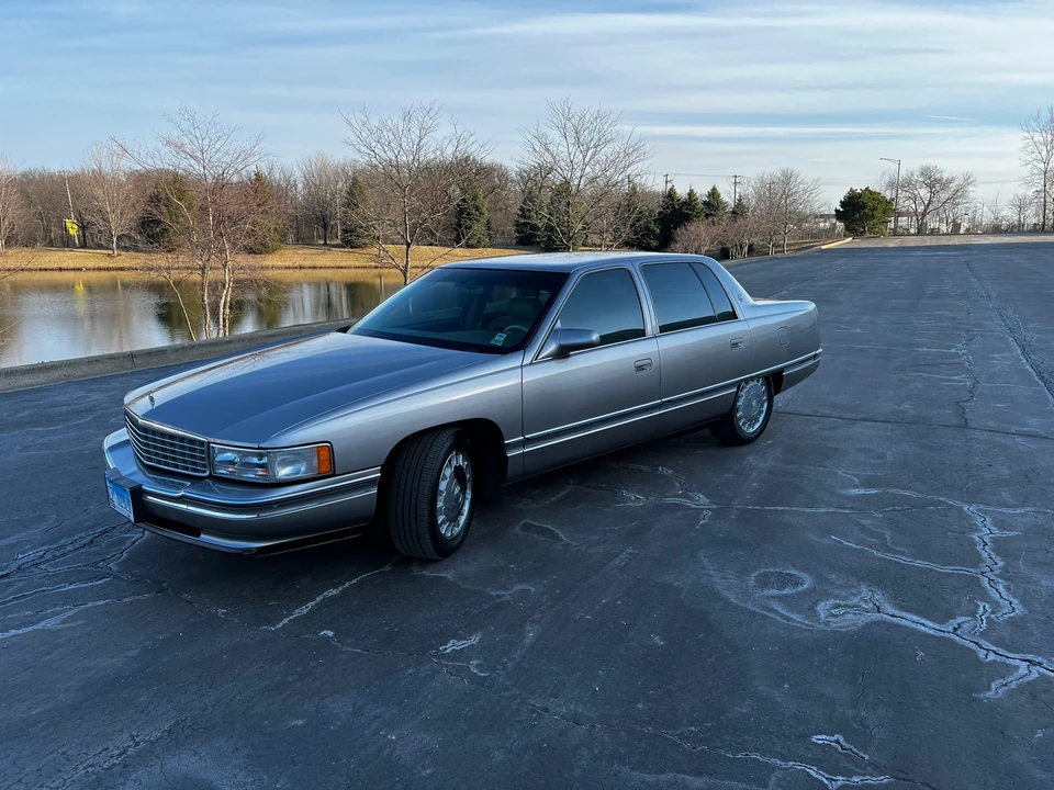 1996 Cadillac DeVille 7th Gen - Image 3 of 31