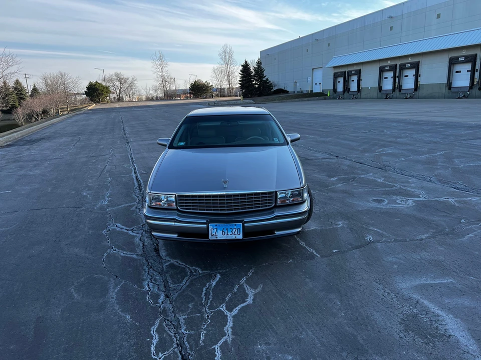 1996 Cadillac DeVille 7th Gen - Image 9 of 31