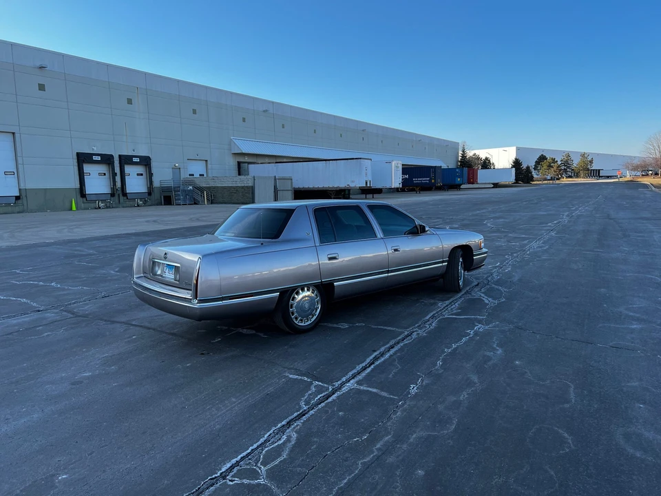 1996 Cadillac DeVille 7th Gen - Image 7 of 31