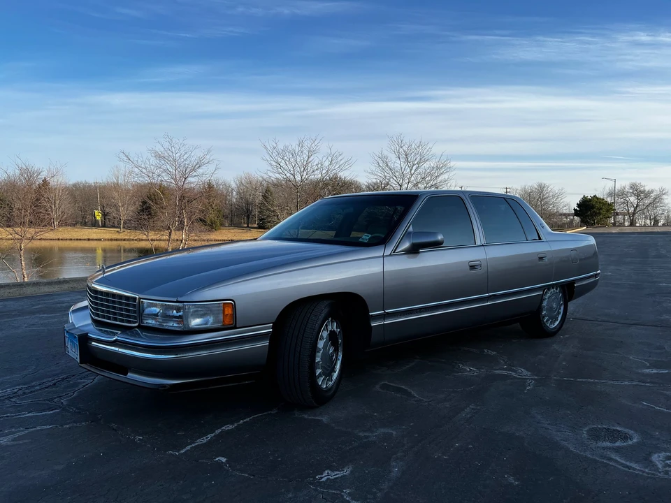 1996 Cadillac DeVille 7th Gen - Image 4 of 31