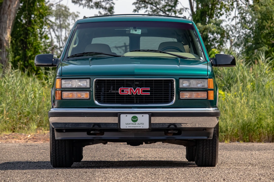 1996 GMC Suburban 8th Gen - Image 7 of 31