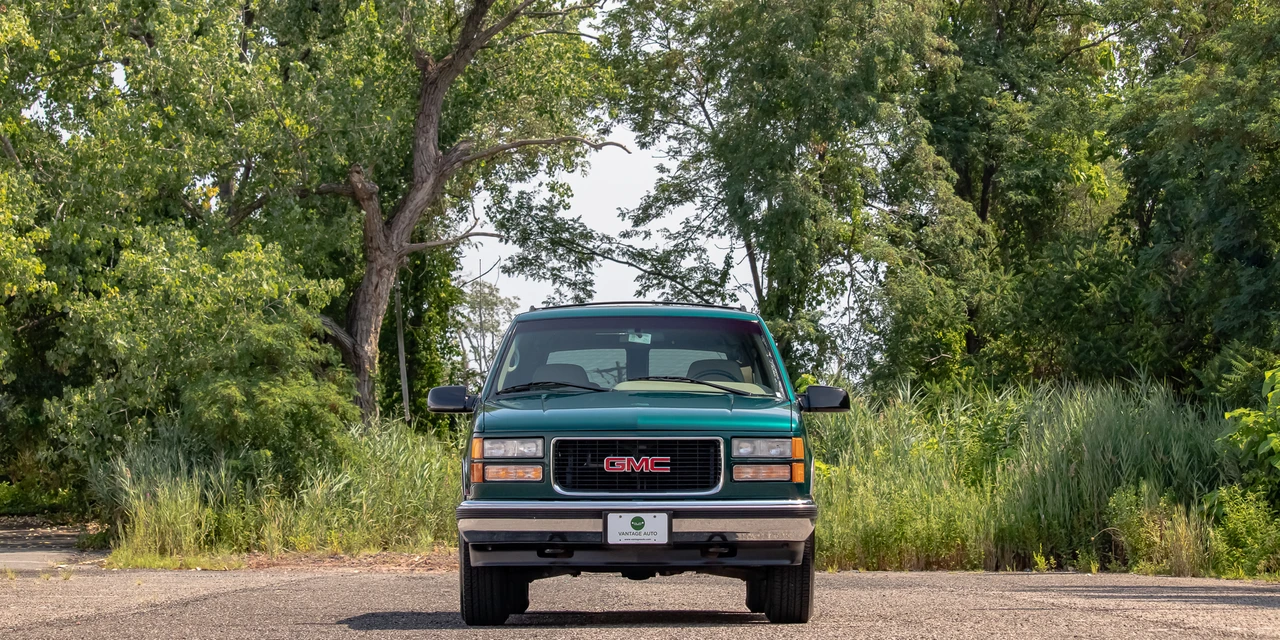 1996 GMC Suburban 8th Gen - Image 8 of 31