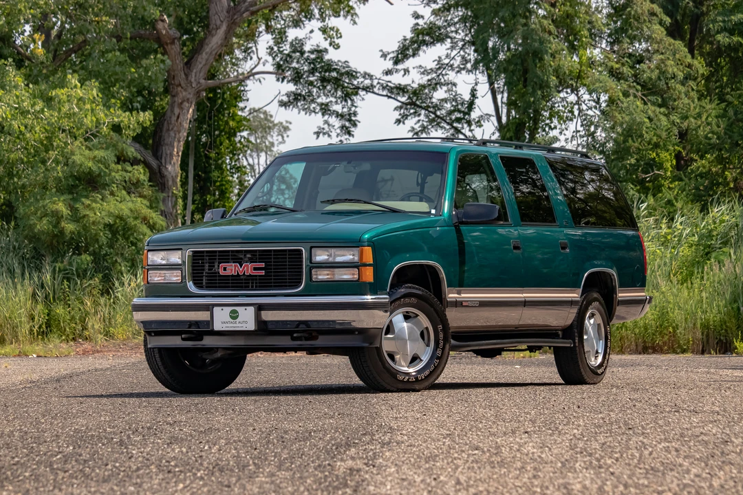 1996 GMC Suburban 8th Gen - Image 4 of 31