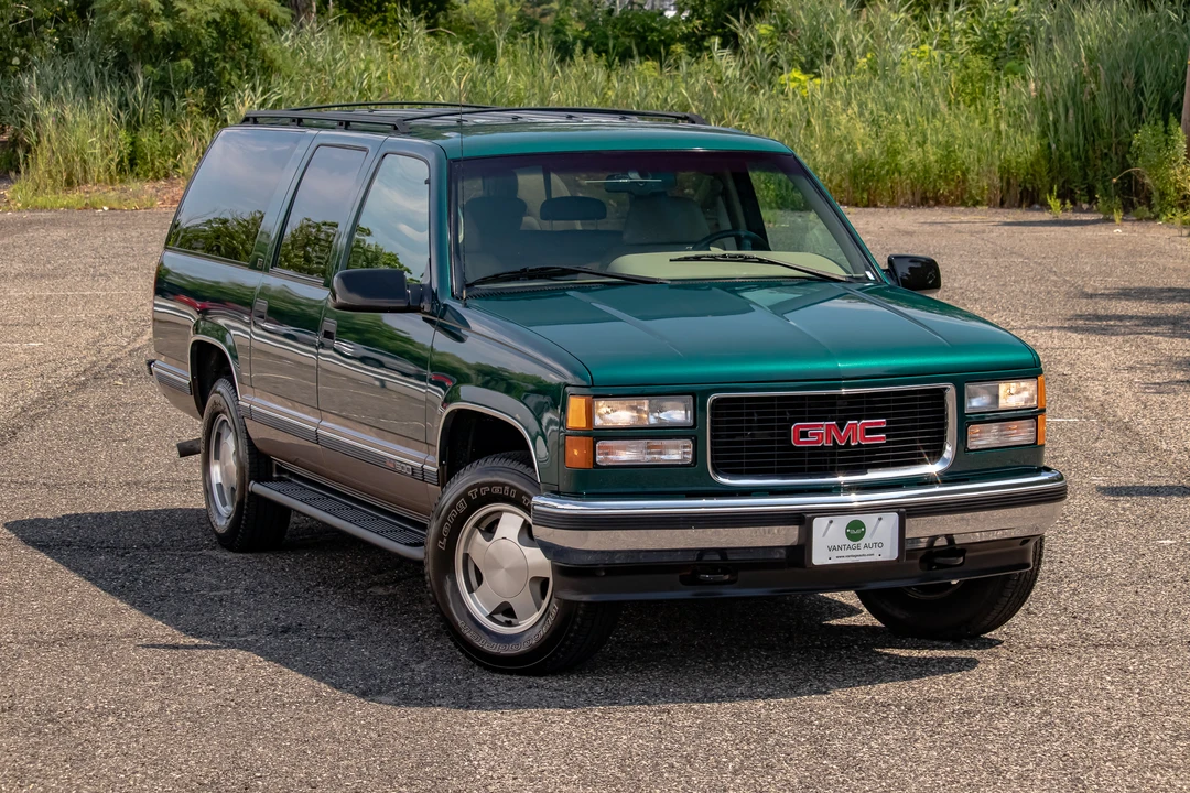 1996 GMC Suburban 8th Gen - Image 9 of 31