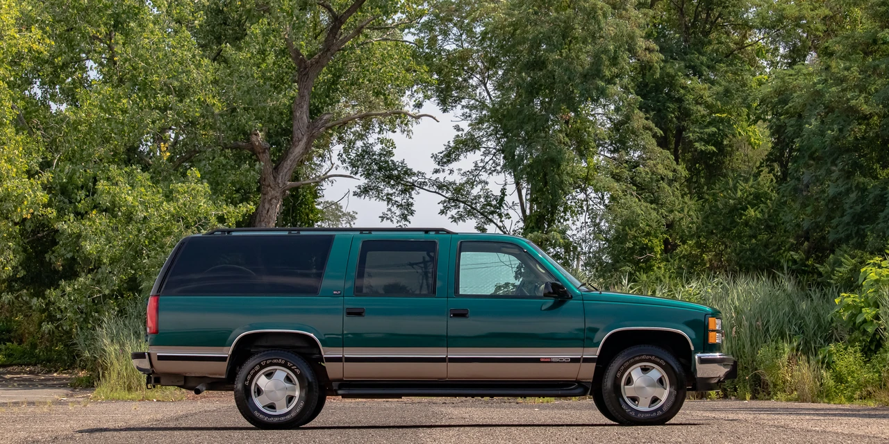 1996 GMC Suburban 8th Gen - Image 13 of 31