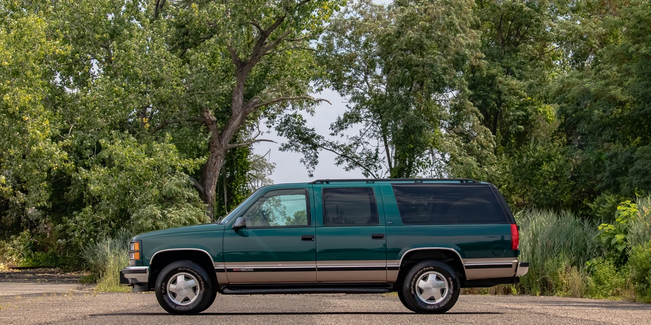 1996 GMC Suburban 8th Gen - Image 19 of 31