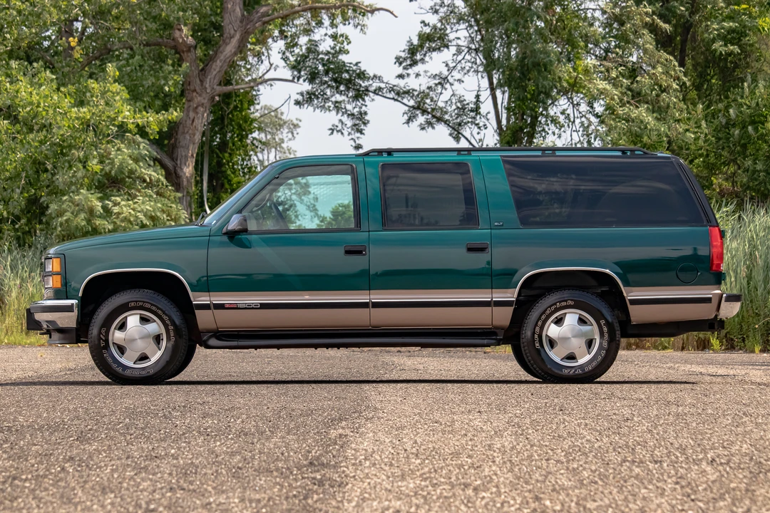 1996 GMC Suburban 8th Gen - Image 20 of 31