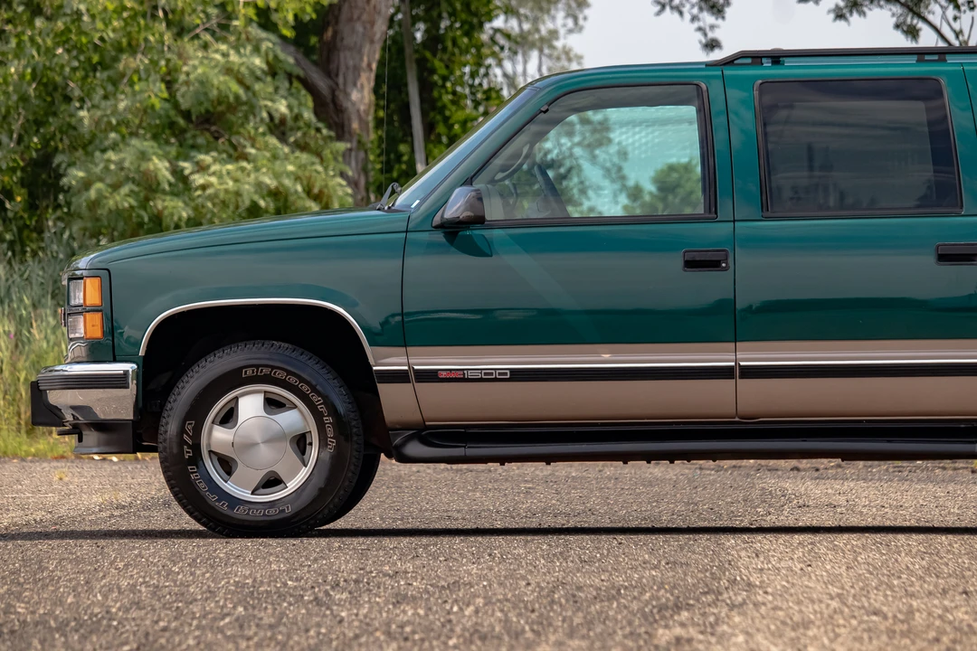 1996 GMC Suburban 8th Gen - Image 31 of 31